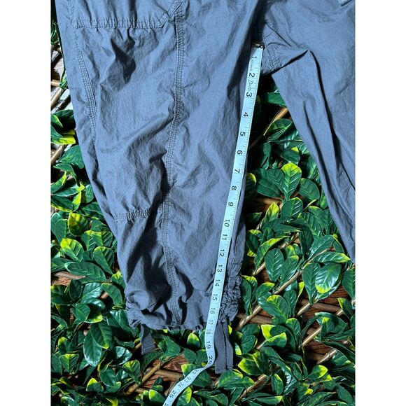 Calvin Klein Performance Gray Cargo Capris Size Large - Picture 9 of 9